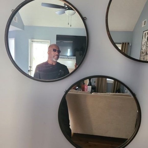 Meet your Posher, Tobias - Picture 1 of 1